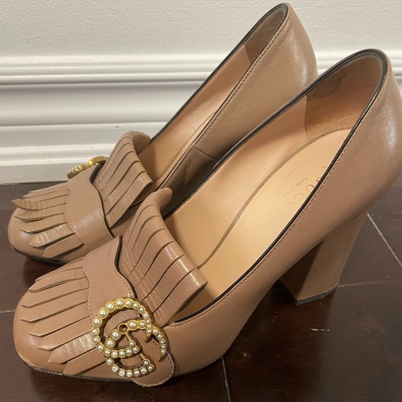 Gucci Size 37 Leather Pump with Pearl Double G and Fold Over Fringe Detail - Picture 6 of 6